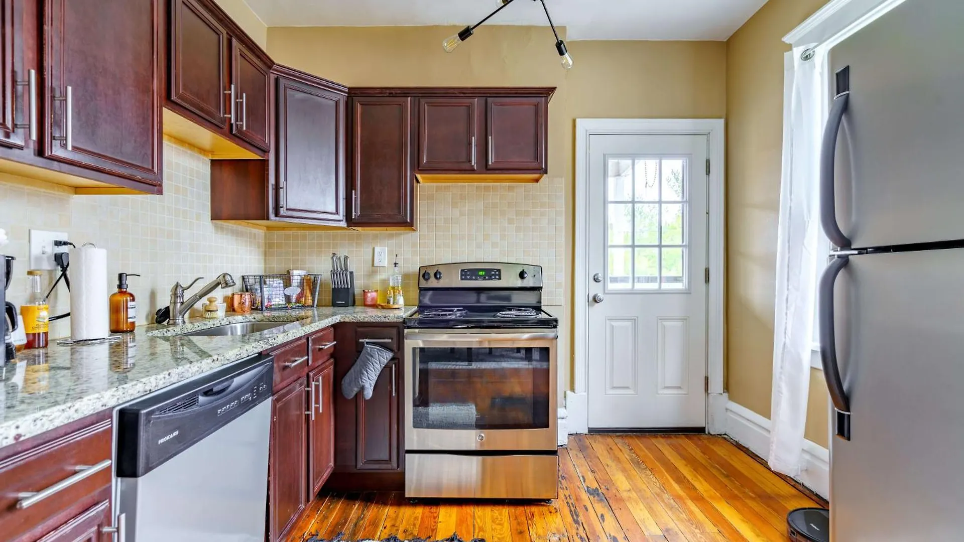 Prime Location Top Rated Free Parking Clean Columbus 0*,