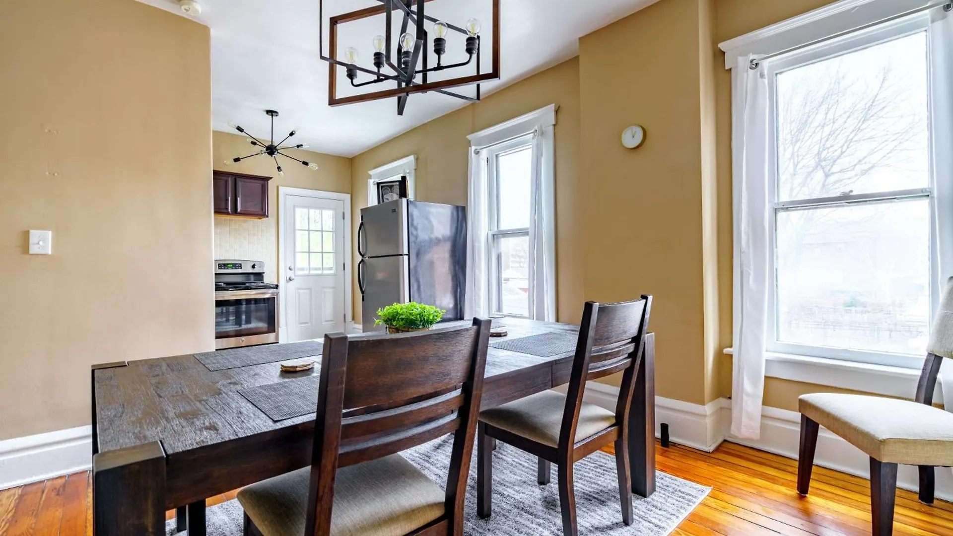 Prime Location Top Rated Free Parking Clean Columbus United States