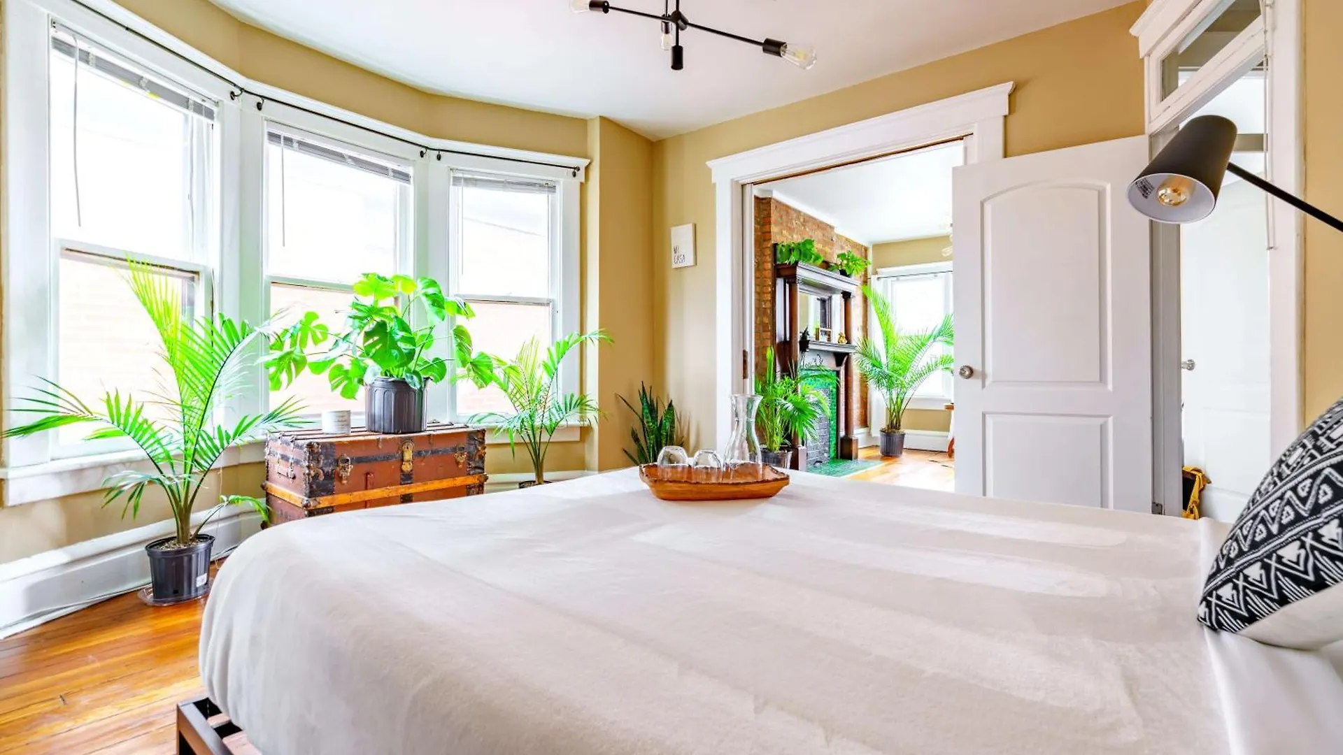 Prime Location Top Rated Free Parking Clean! Columbus USA