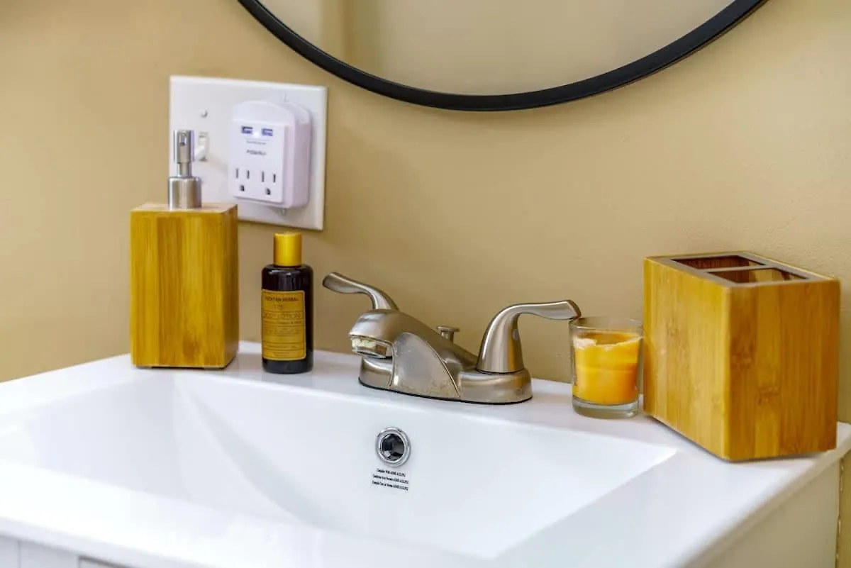 Prime Location Top Rated Free Parking Clean! Columbus