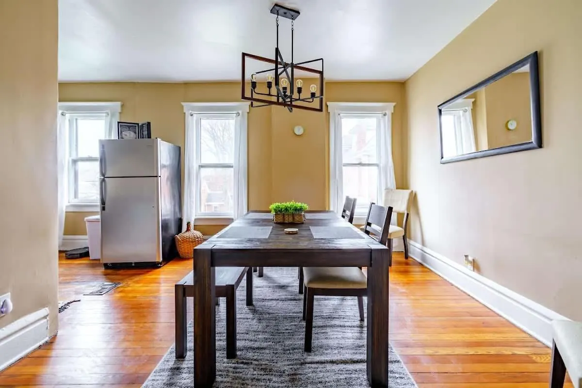 Prime Location Top Rated Free Parking Clean! Columbus